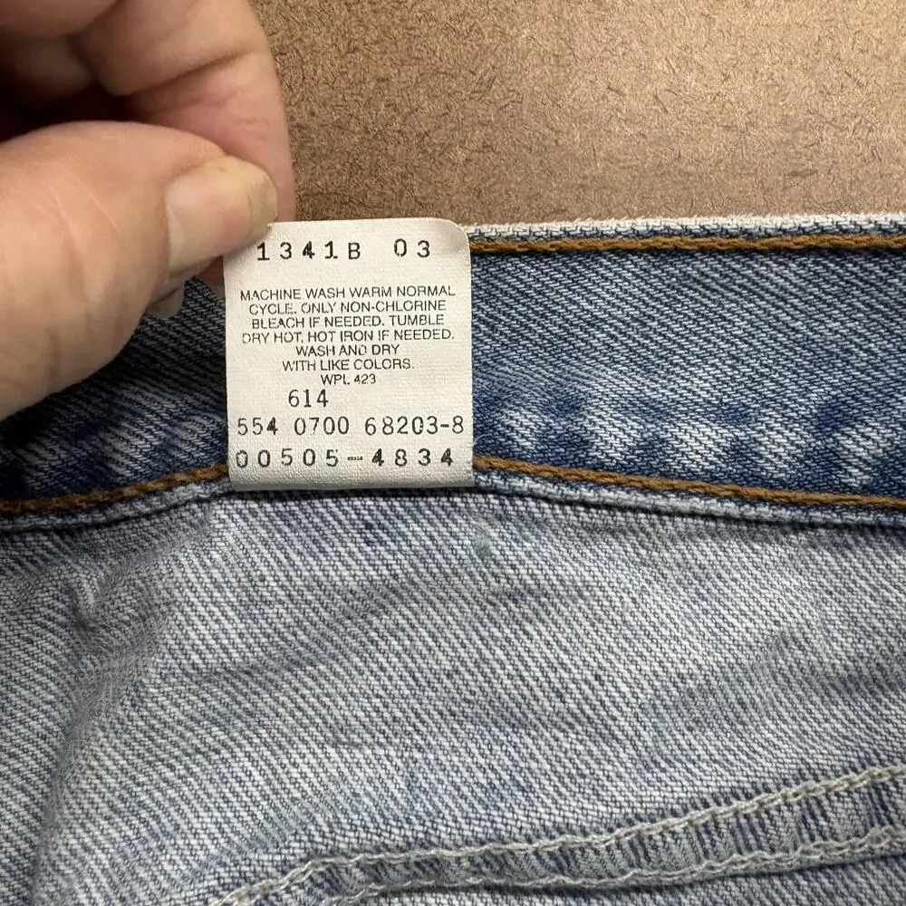 Vintage Levis 505 Jeans Mens 33x29 Light Wash Blue Denim Straight Leg USA 90s